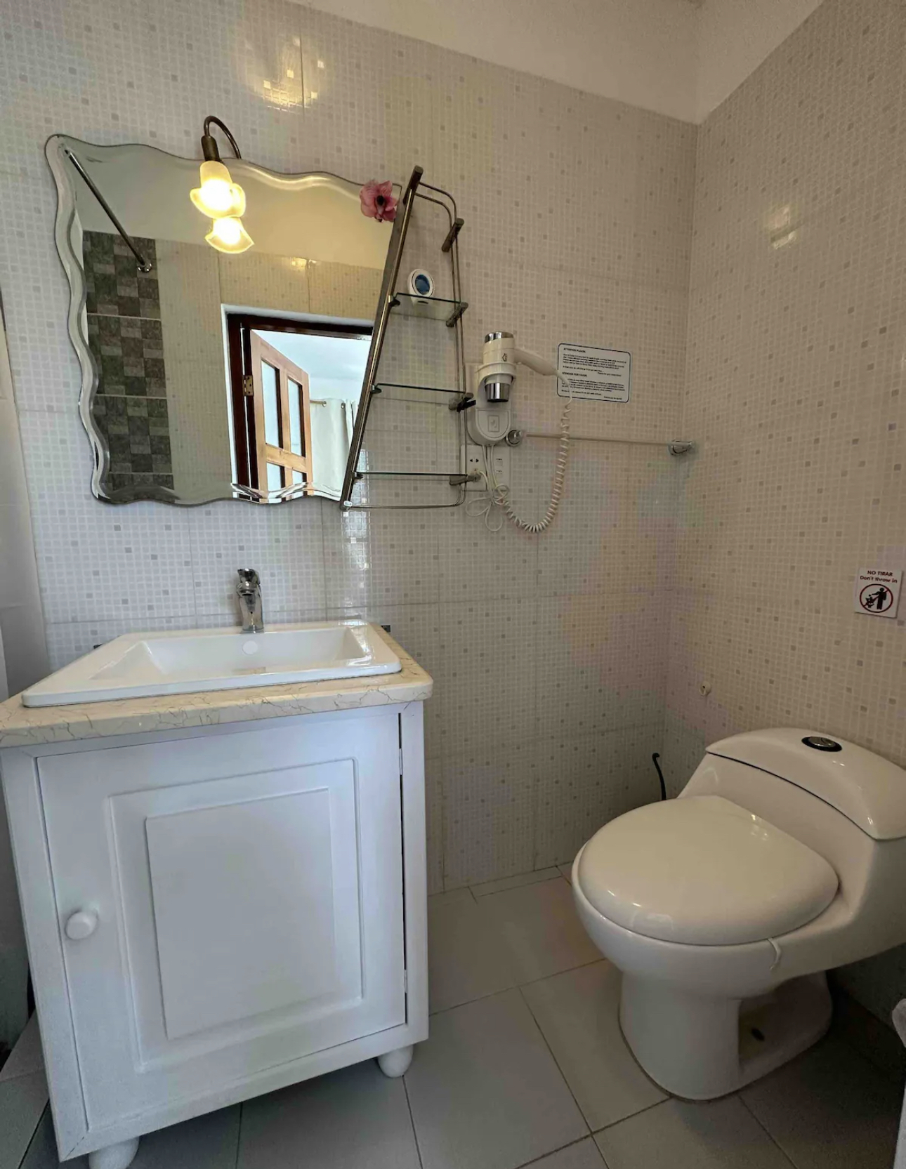 Bathroom Miramar room